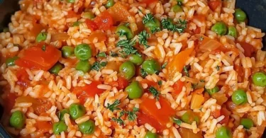 Djuvec Reis: aromatisches Reisgericht mit Gemüse und Gewürzen